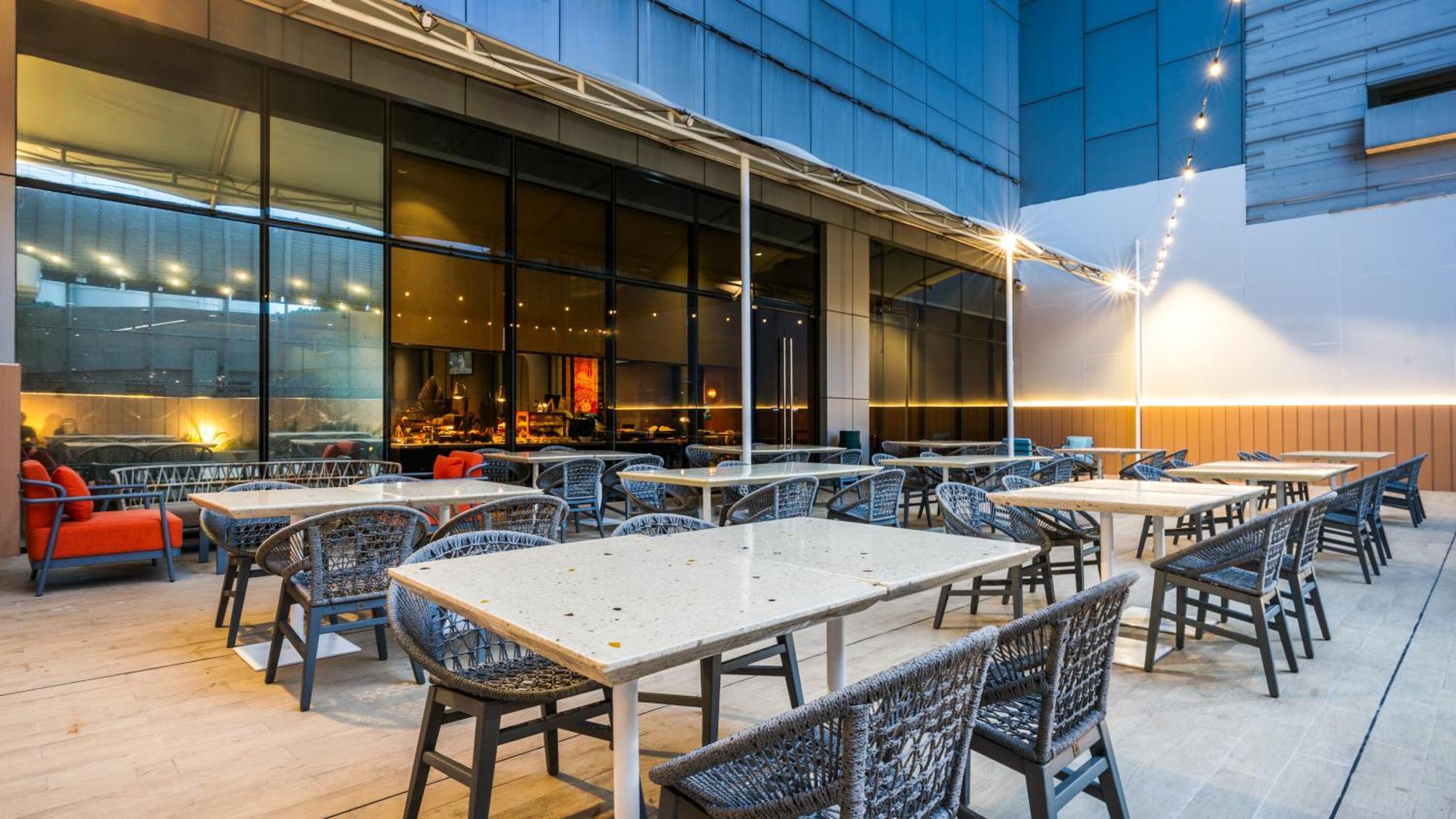 Ibis Styles Jakarta Tanah Abang Exterior foto