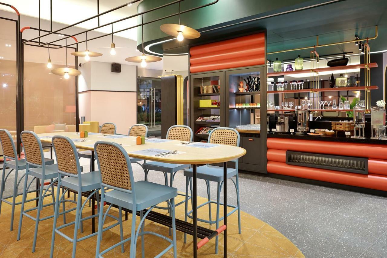 Ibis Styles Jakarta Tanah Abang Exterior foto